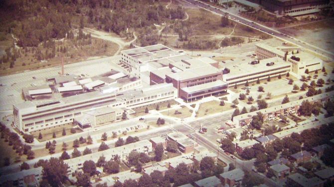 Vue aérienne du Collège Ahuntsic 1982