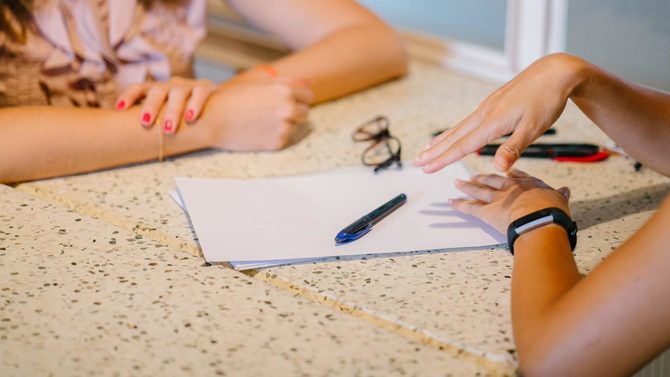 Discussion conseil deux femmes