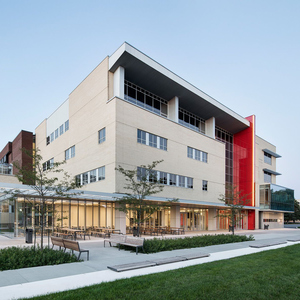 Collège Ahuntsic - carré